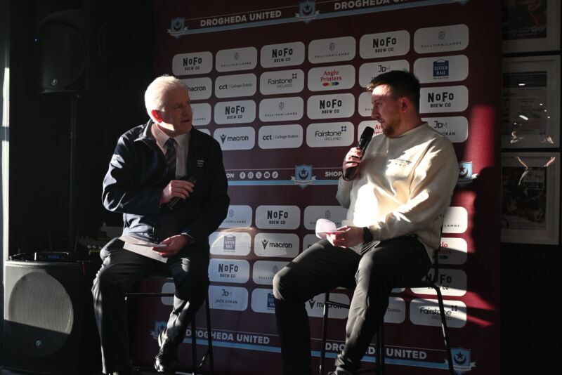 Image for the Tweet beginning: In the Twelfth Man Lounge